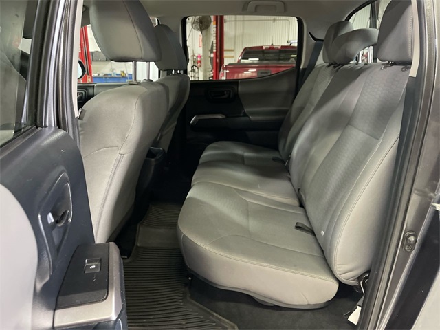 2018 Toyota Tacoma SR5 photo 14