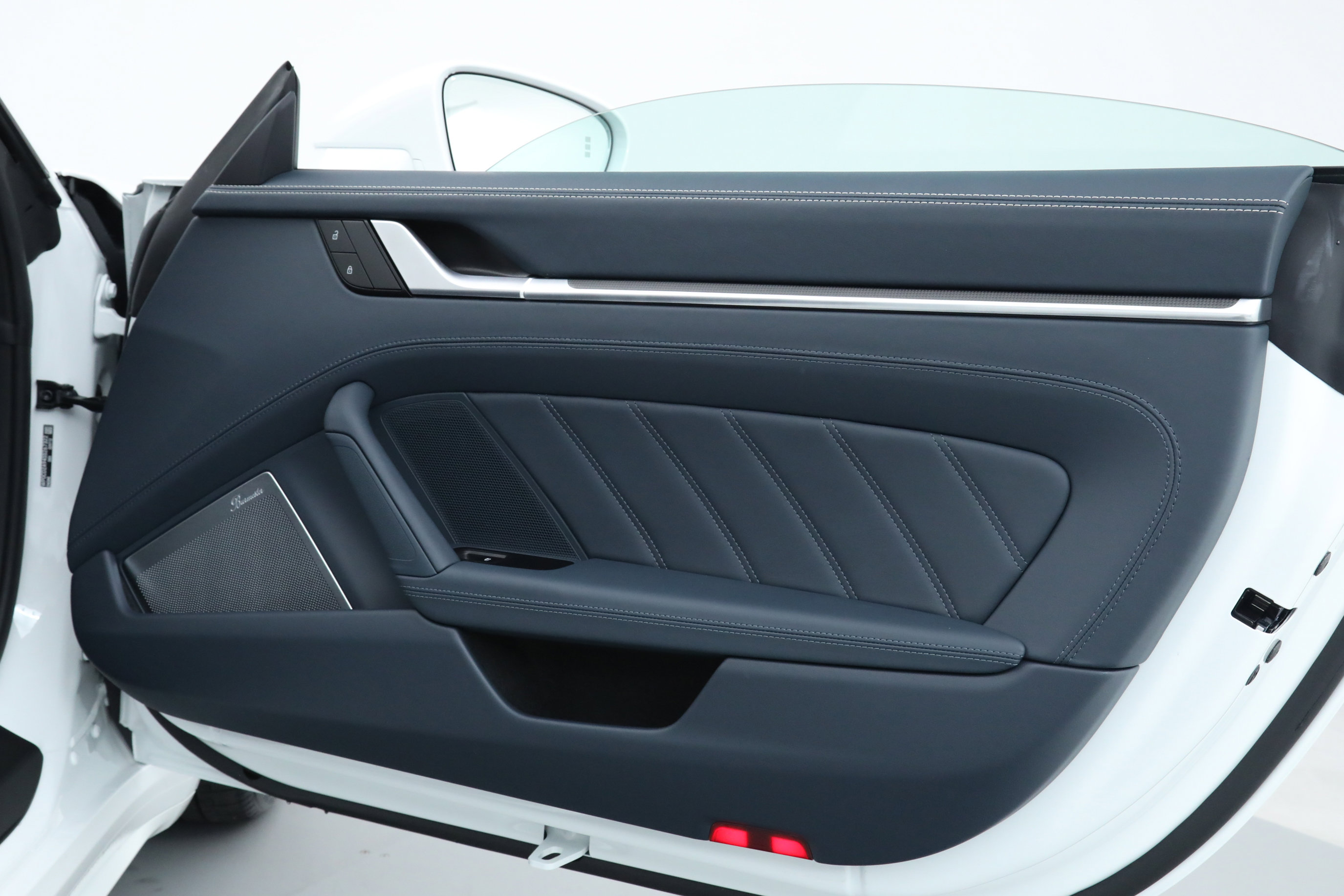 2025 Porsche 911 Turbo S Cabriolet photo 17