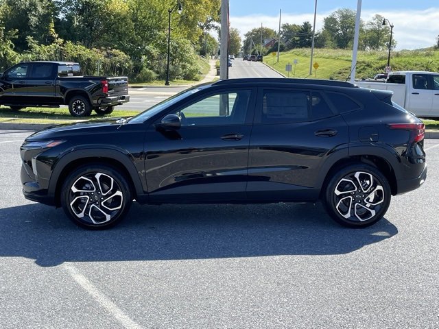 2025 Chevrolet Trax photo 3