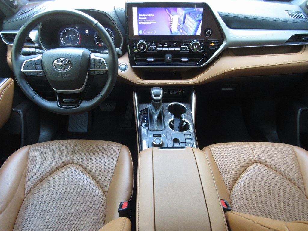 2023 Toyota Highlander Platinum photo 31