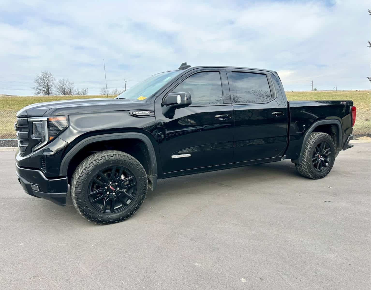 2022 GMC Sierra 1500 Elevation's photo
