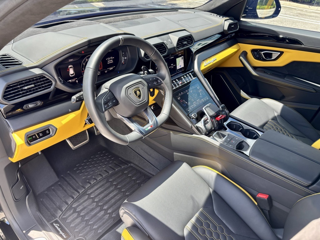 2024 Lamborghini Urus S photo 13