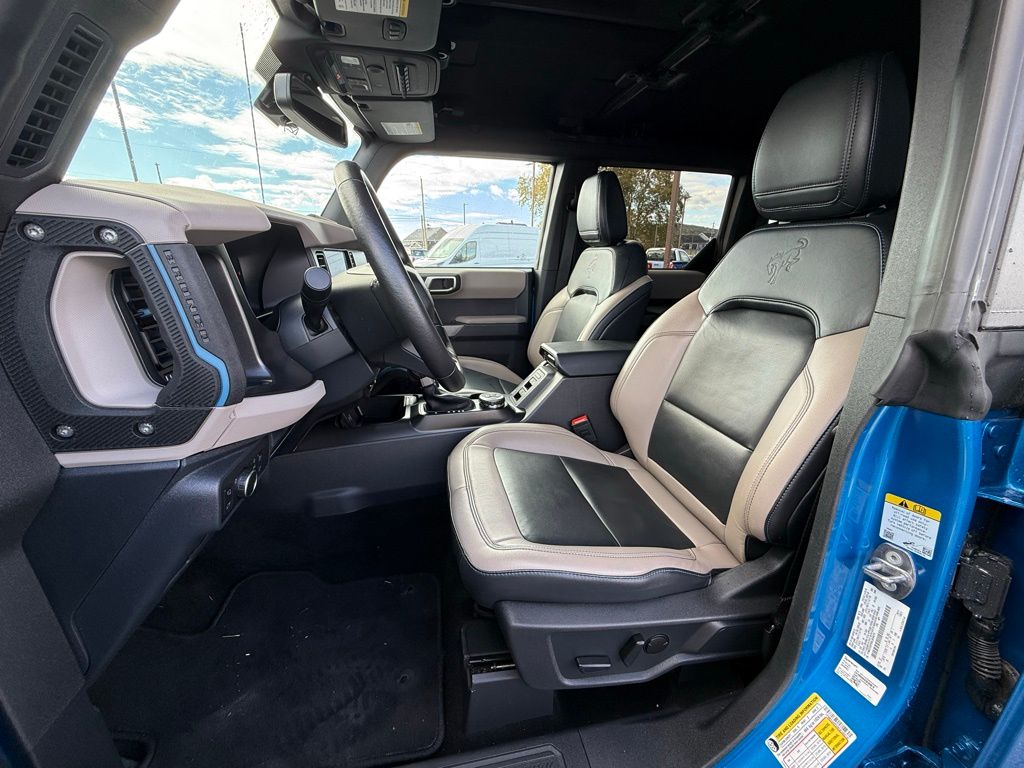 2022 Ford Bronco Wildtrak photo 2