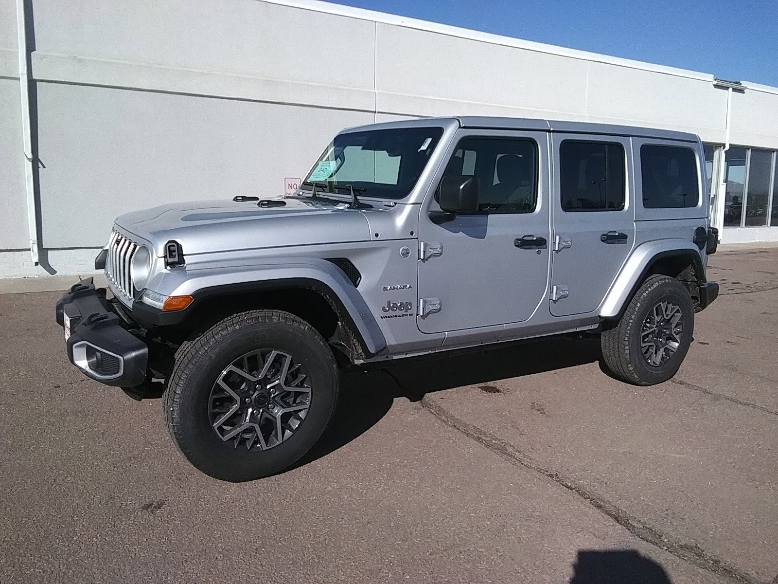 2024 Jeep Wrangler Sahara photo 2