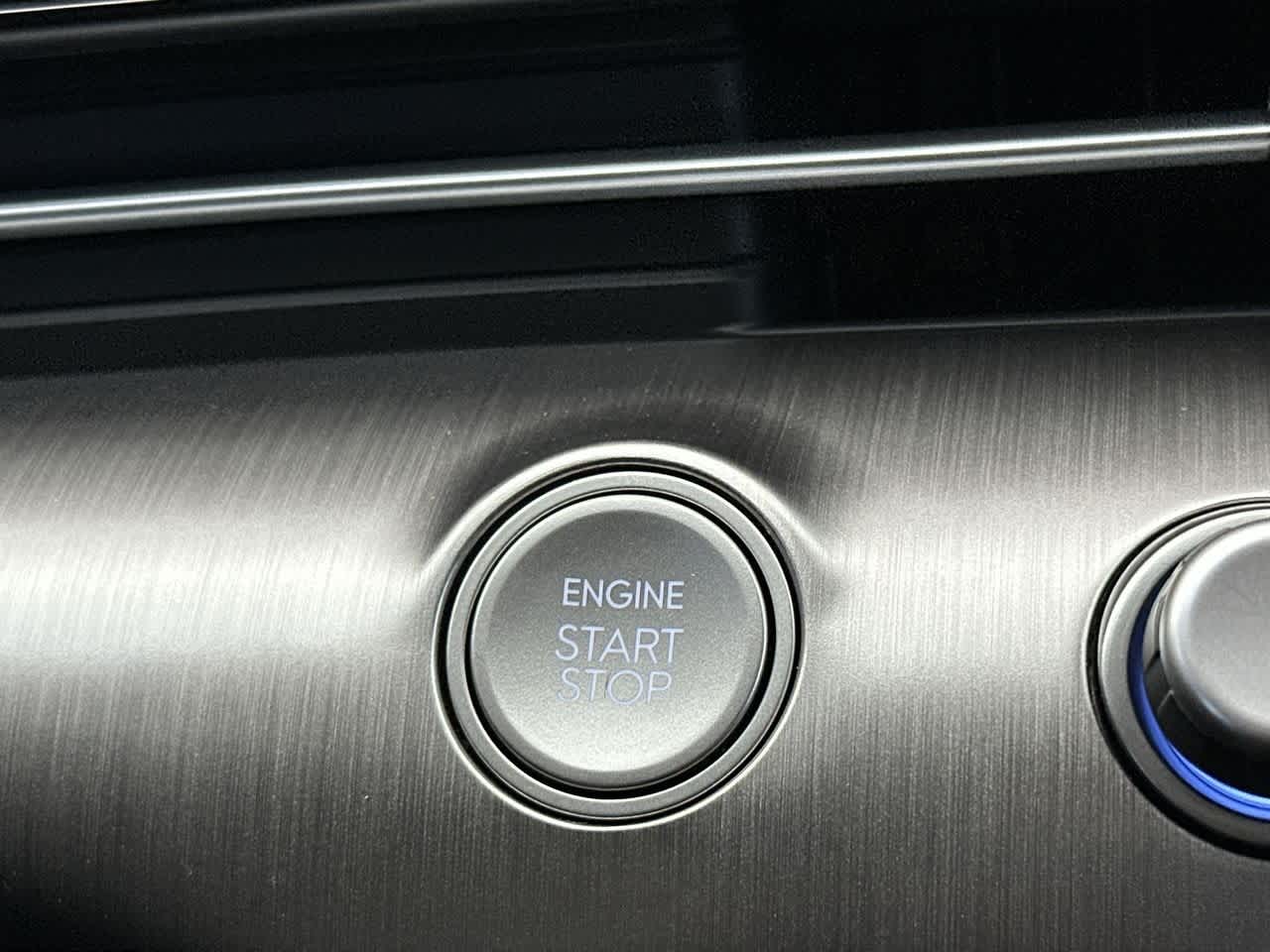 2026 Hyundai Kona SEL photo 17