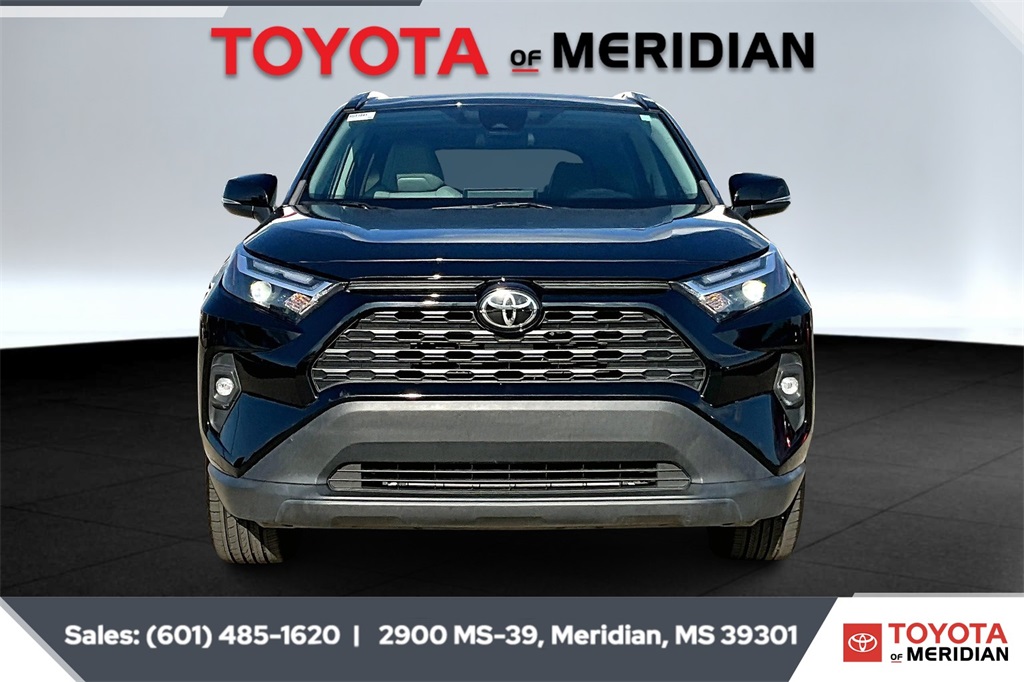 2022 Toyota RAV4 XLE Premium photo 3