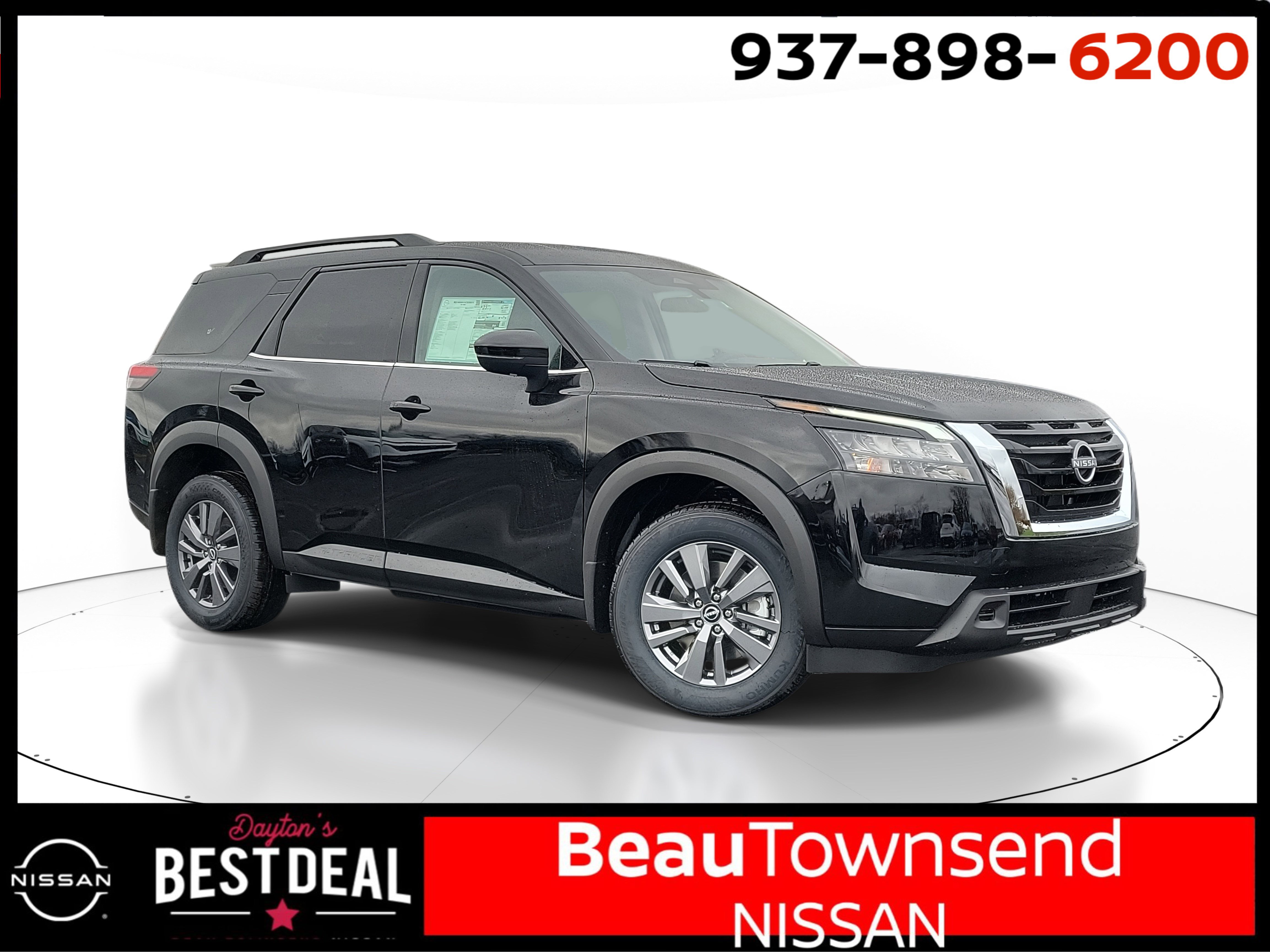 2025 Nissan Pathfinder SV's photo