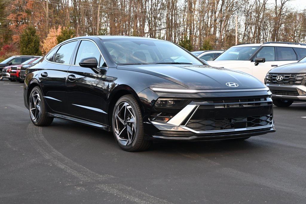 2026 Hyundai Sonata SEL's photo