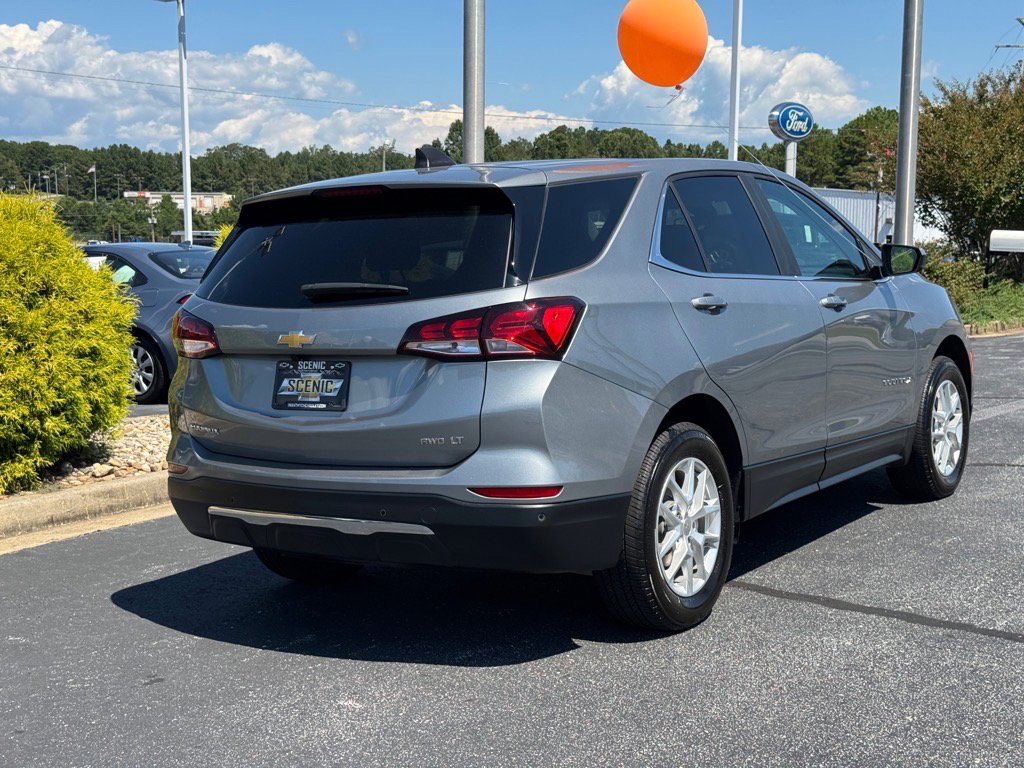 2023 Chevrolet Equinox LT photo 2