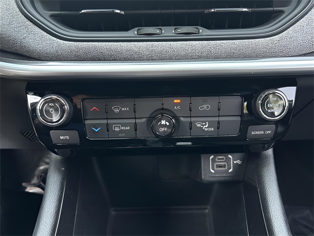 2023 Jeep Compass Latitude photo 16