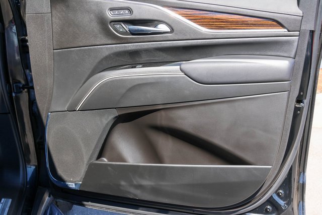 Used 2022 Black Raven Cadillac Premium Luxury image 18