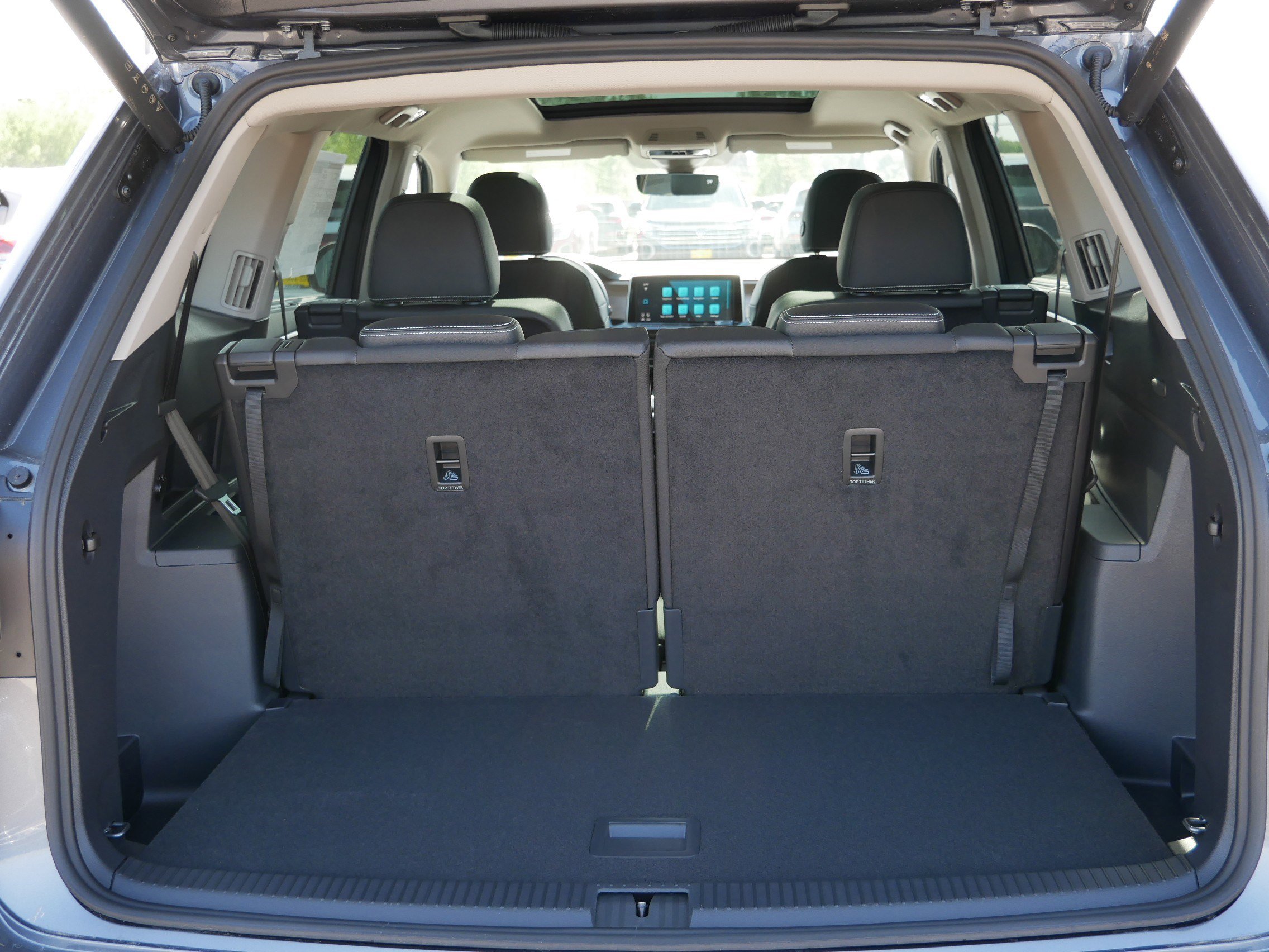 2025 Volkswagen Atlas SE Technology photo 2