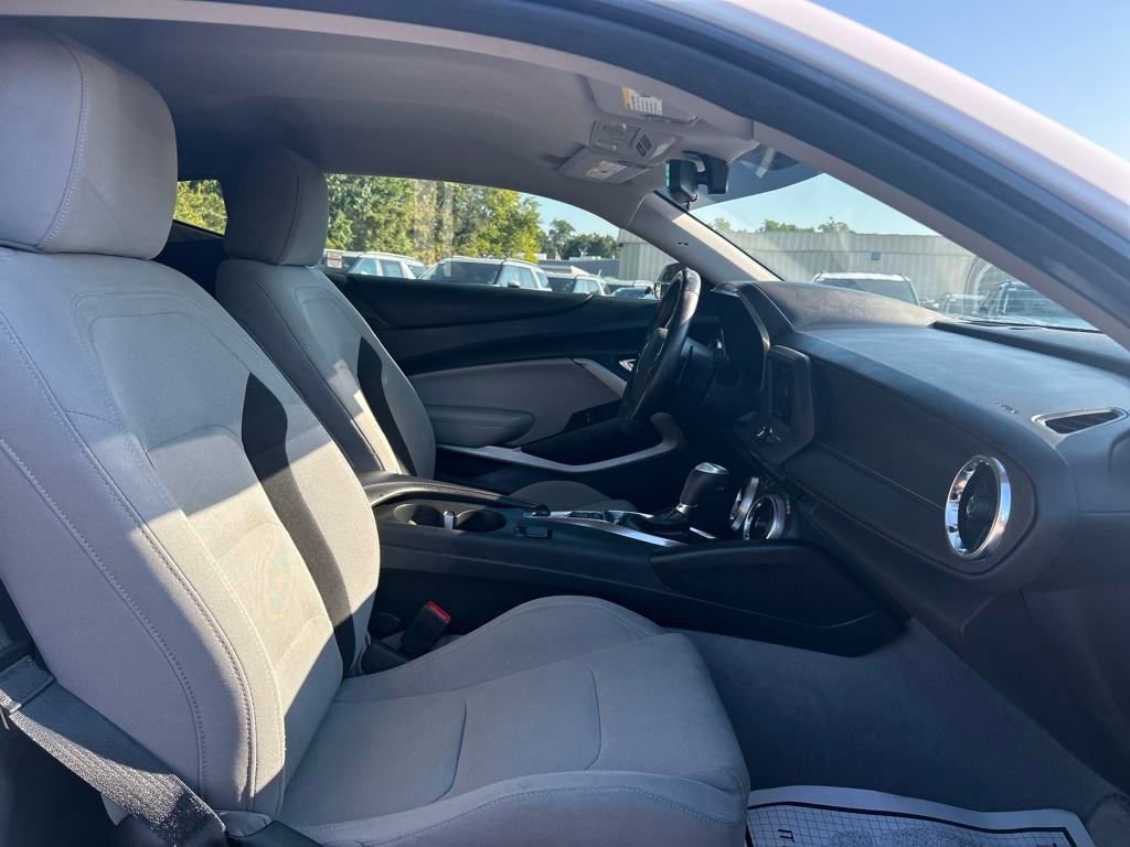 2023 Chevrolet Camaro 1LT photo 22