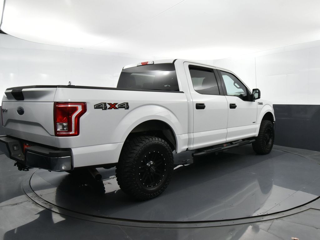 2015 Ford F-150 XLT photo 24