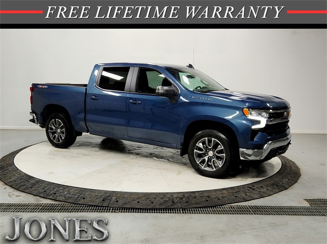 2024 Chevrolet Silverado 1500 LT's photo