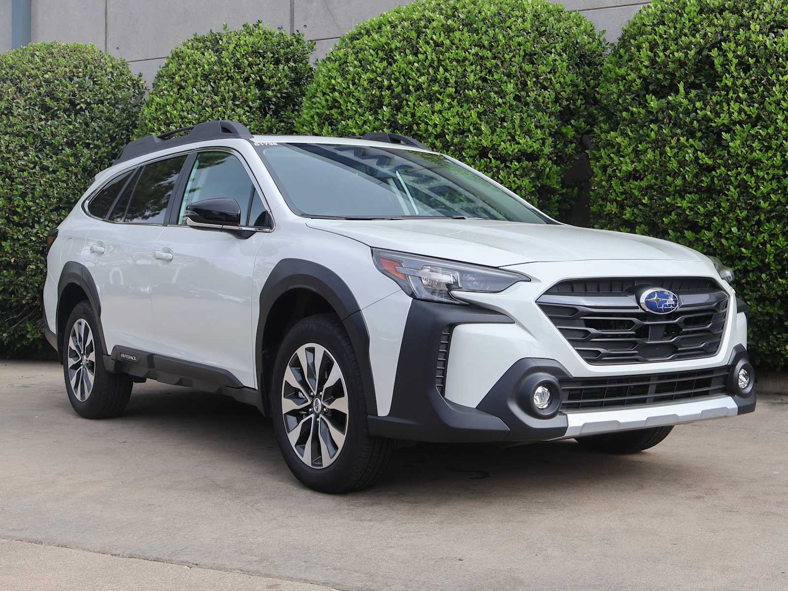 2025 Subaru Outback Limited photo 2