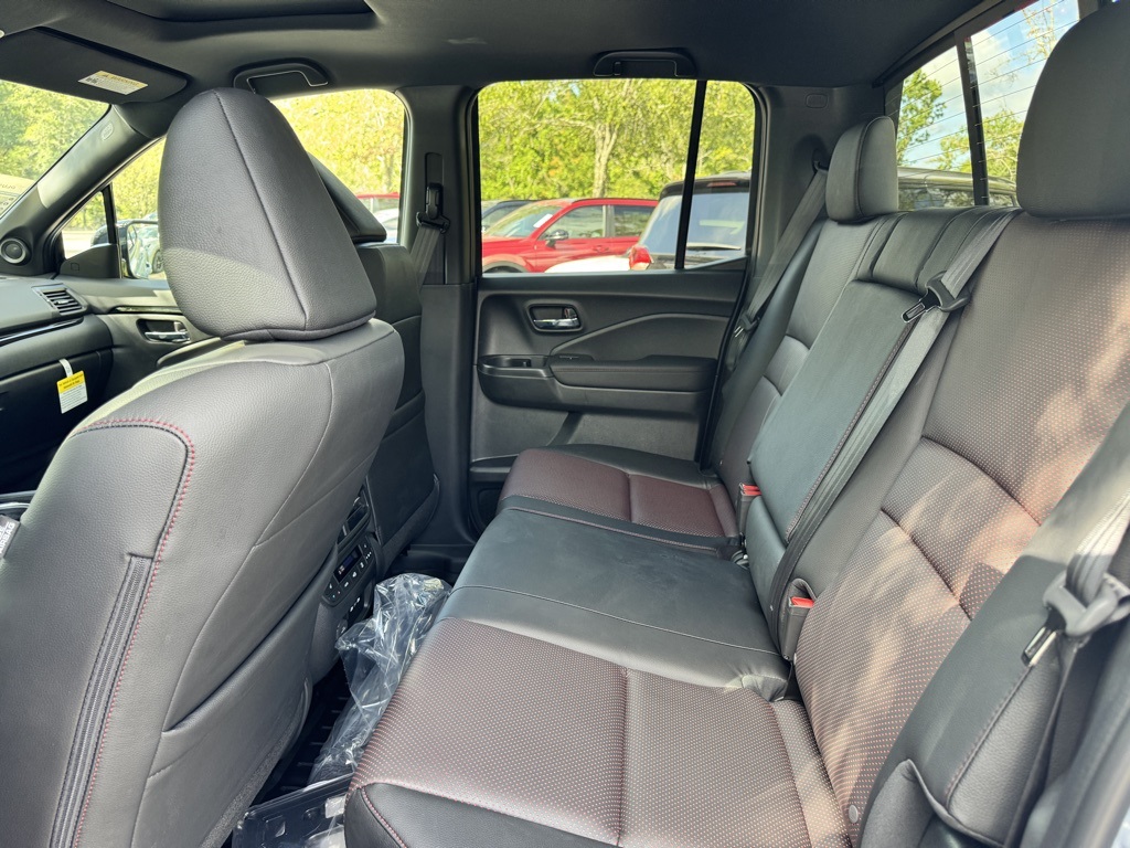 2025 Honda Ridgeline Black Edition photo 7