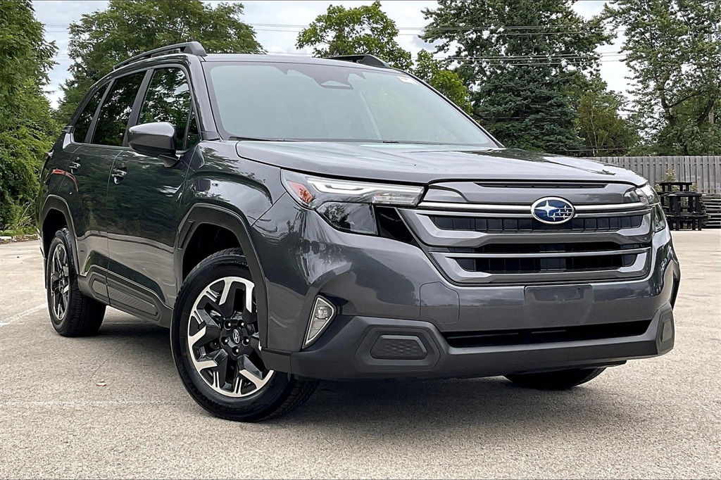 2025 Subaru Forester Premium photo 29