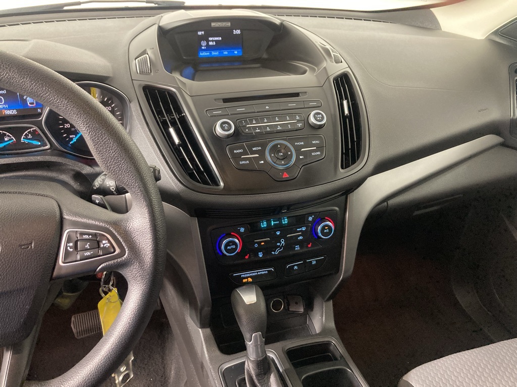 Used 2017 Ford Escape SE with VIN 1FMCU9GD1HUC50474 for sale in Elk River, Minnesota