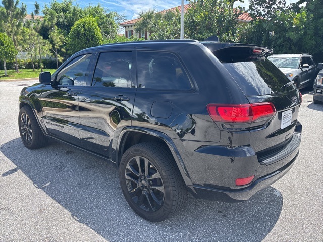 2020 Jeep Grand Cherokee Altitude photo 4
