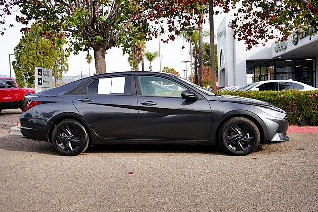 Used 2021 Gray Hyundai SEL image 6