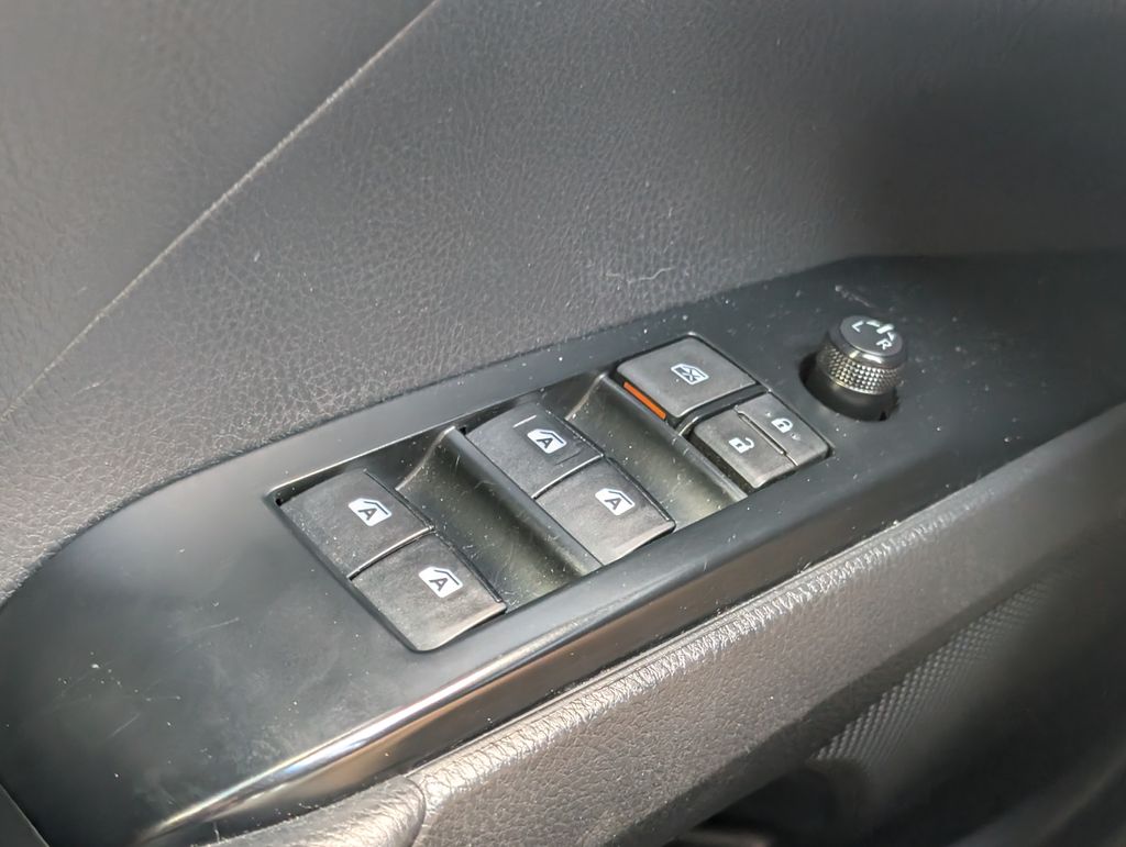 2018 Toyota Camry SE XLE photo 8