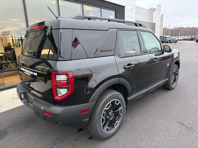 2025 Ford Bronco Sport Outer Banks photo 3