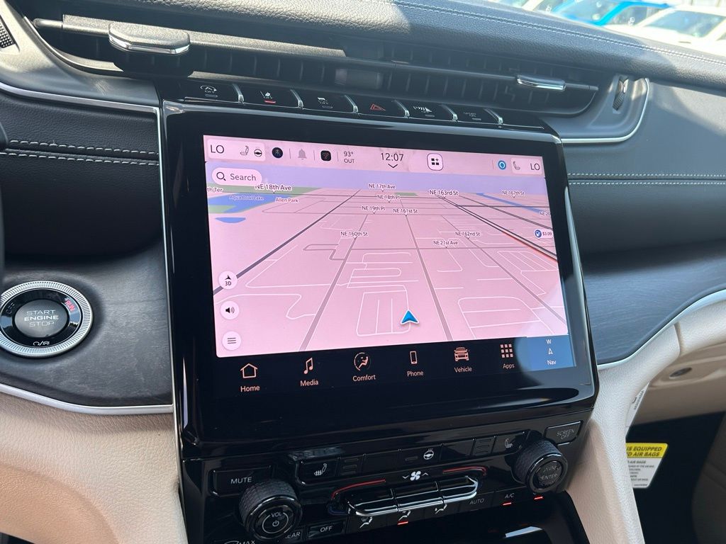 2025 Jeep Grand Cherokee Limited photo 8