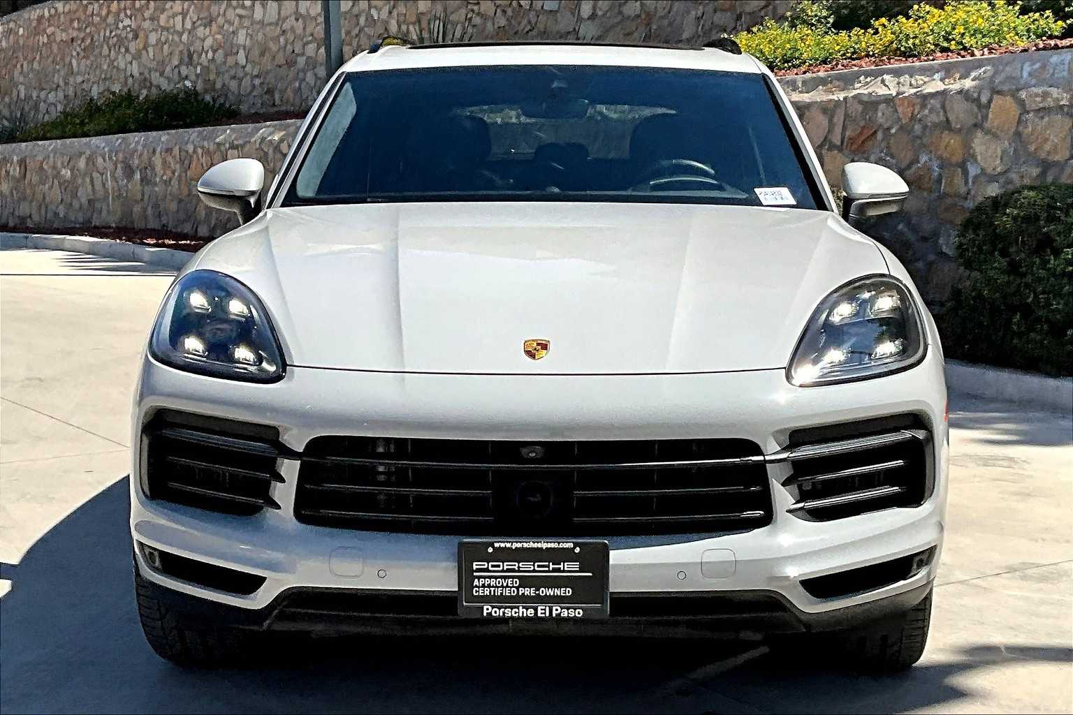 2023 Porsche Cayenne S Platinum Edition photo 9