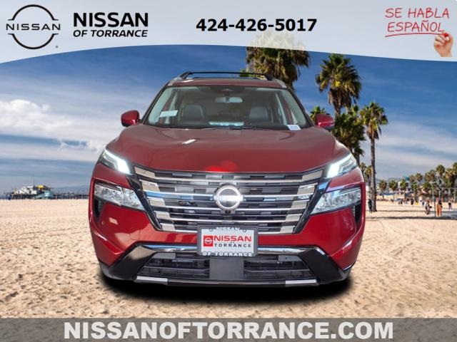 2025 Nissan Rogue Platinum photo 2