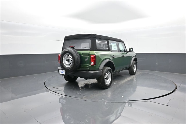 2025 Ford Bronco Base photo 3