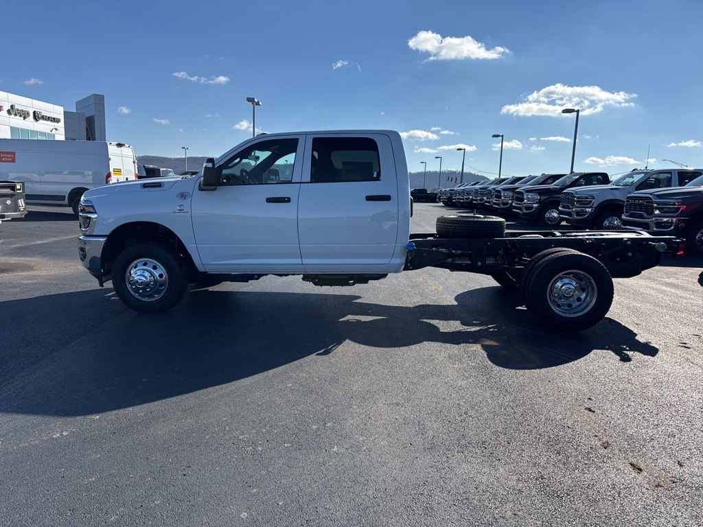 2026 Ram 3500 Tradesman photo 3