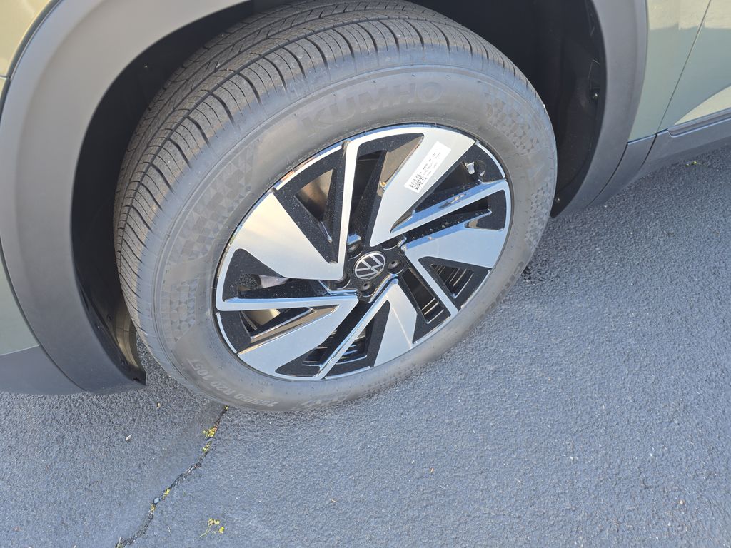 2025 Volkswagen Atlas SE Technology photo 2