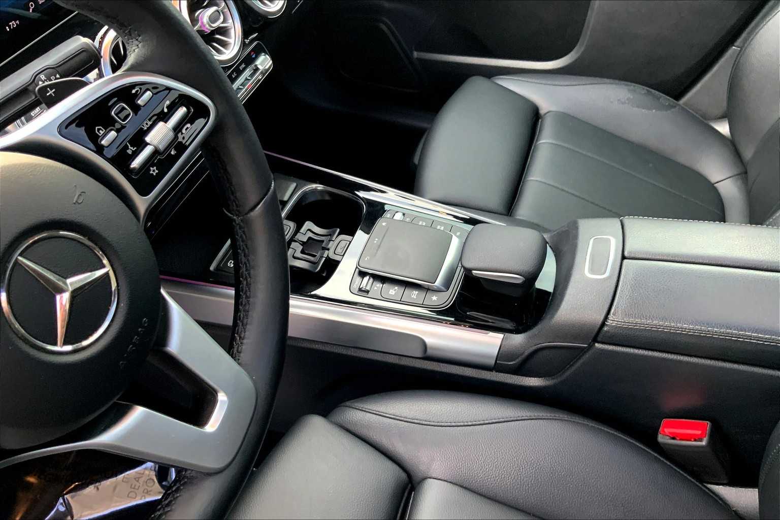 2021 Mercedes Benz GLB 250 photo 13