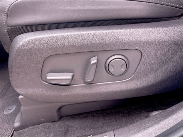 2024 Kia Carnival LX photo 3