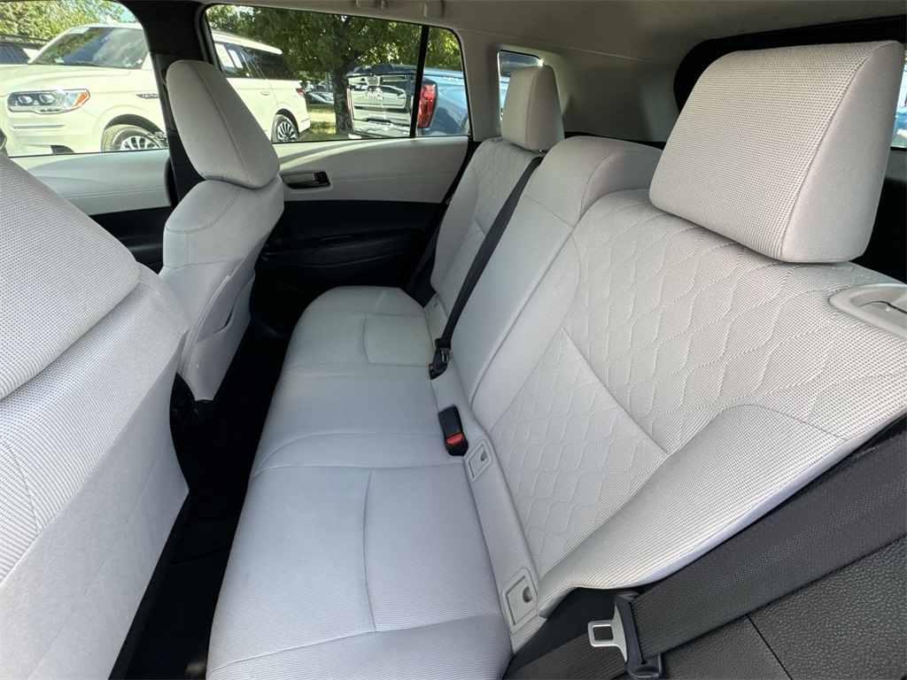 2022 Toyota Corolla Cross L photo 21