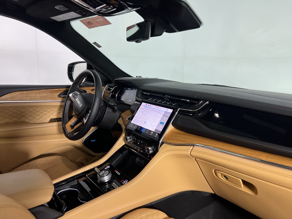 2024 Jeep Grand Cherokee Summit photo 22