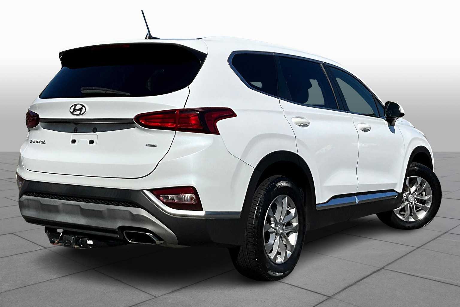 2020 Hyundai Santa Fe SE photo 11