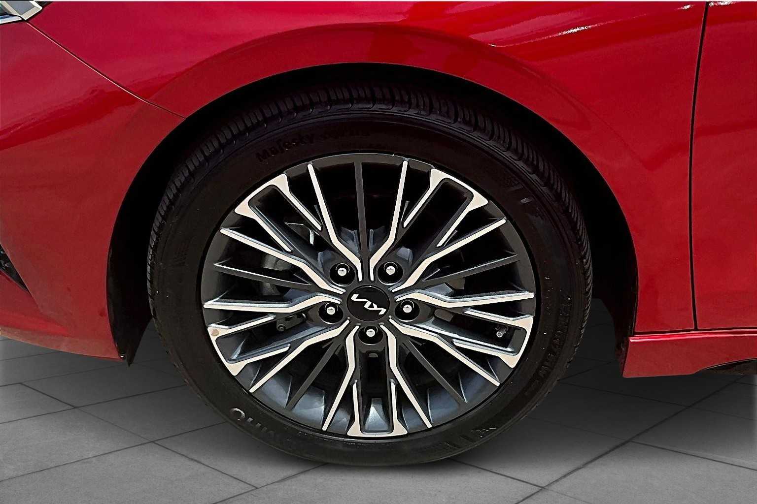 2024 Kia Forte GT-Line photo 10