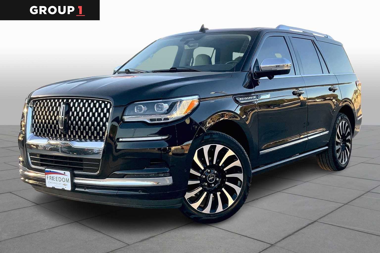 2022 Lincoln Navigator Black Label's photo