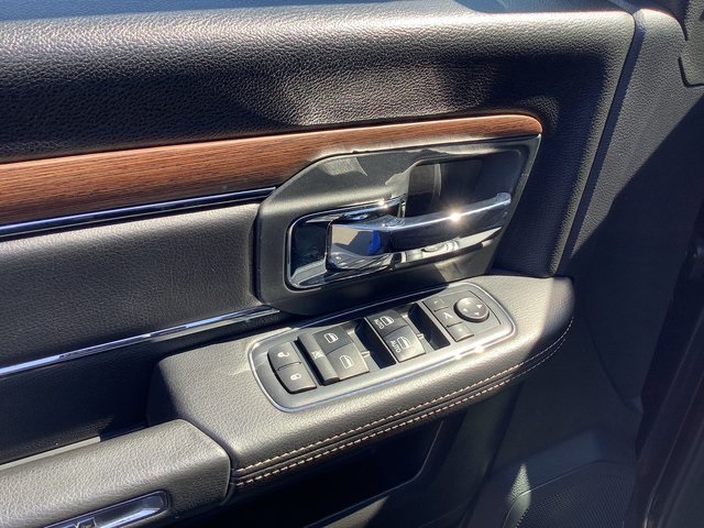 2017 Ram 2500 Laramie photo 9