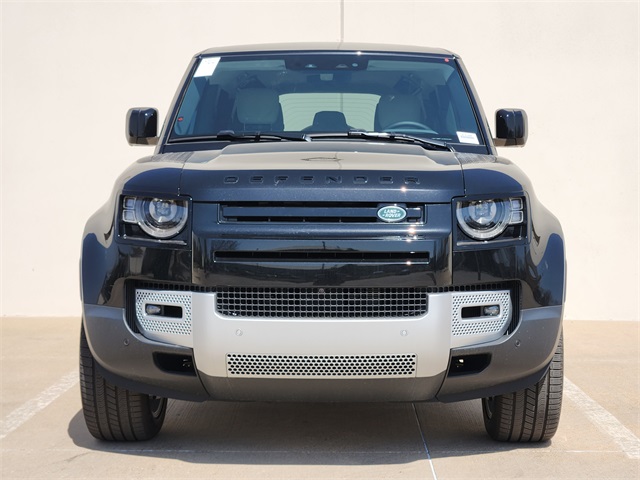2024 Land Rover Defender 110 SE photo 2