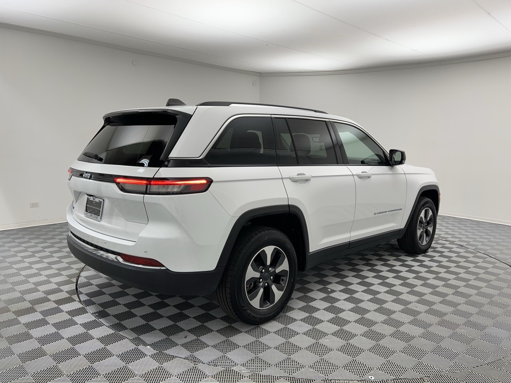 2023 Jeep Cherokee 4xe photo 2