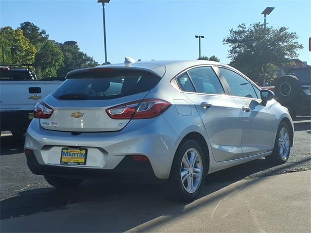 Used 2017 Chevrolet Cruze LT with VIN 3G1BE6SMXHS585518 for sale in Cleveland, TX