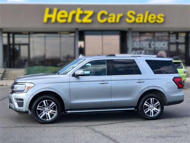 2023 Ford Expedition Limited's photo