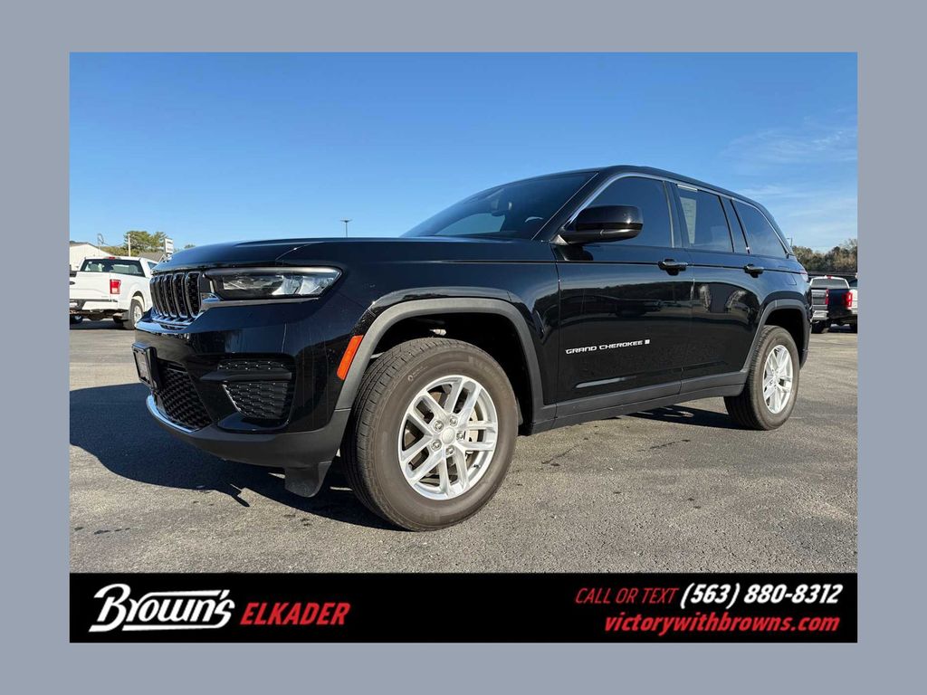 2024 Jeep Grand Cherokee Laredo's photo