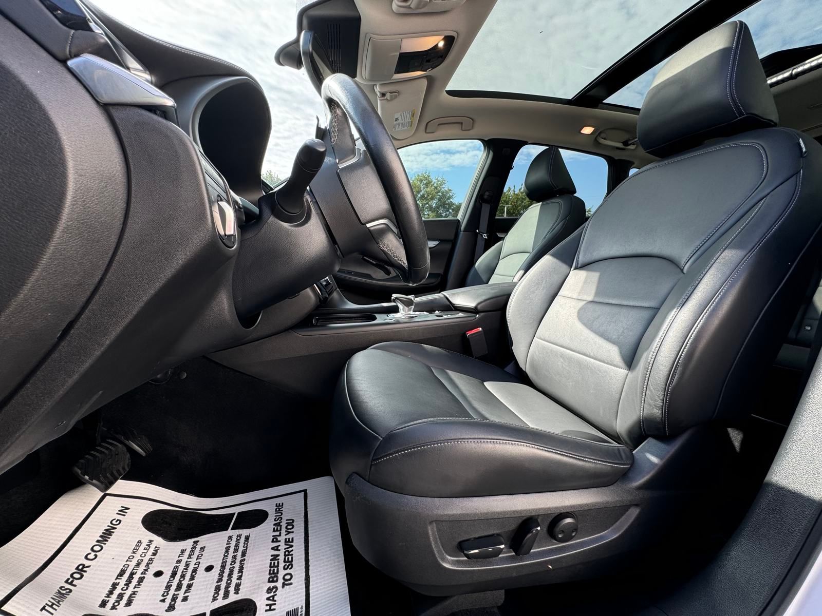 2019 Infiniti QX50 Luxe photo 4