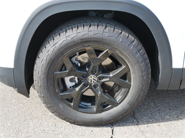 2025 Volkswagen Atlas Peak Edition SE photo 5