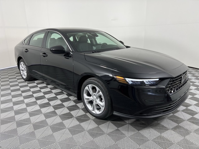 2025 Honda Accord LX's photo