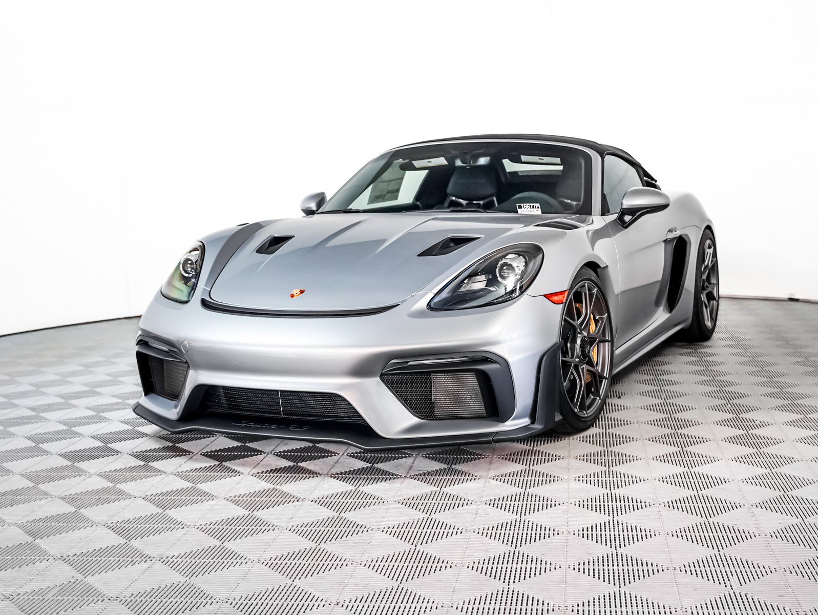 2025 Porsche 718 Spyder RS's photo